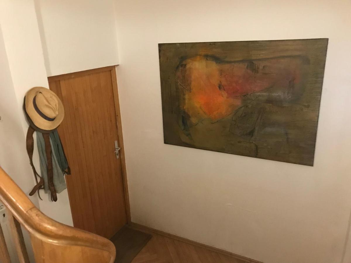 Charmante Altbau-Dg-Wohnung Munich Luaran gambar