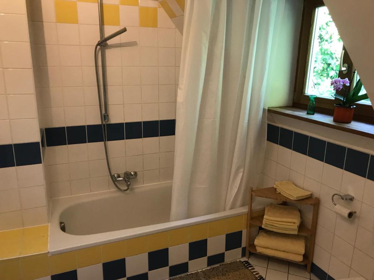 Charmante Altbau-Dg-Wohnung Munich Luaran gambar
